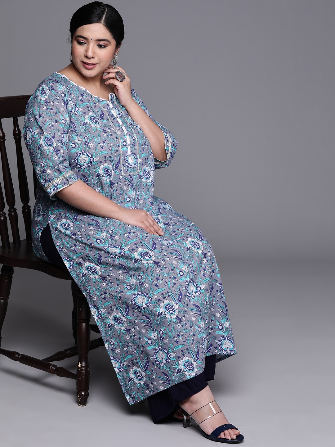 

EXTRA LOVE BY LIBAS Plus Size Women Grey Floral Motifs Print Pure Cotton Straight Kurta