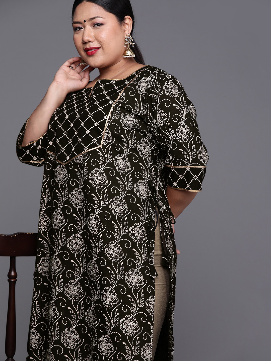 

EXTRA LOVE BY LIBAS Plus Size Women Black & White Pure Cotton Floral Kurta