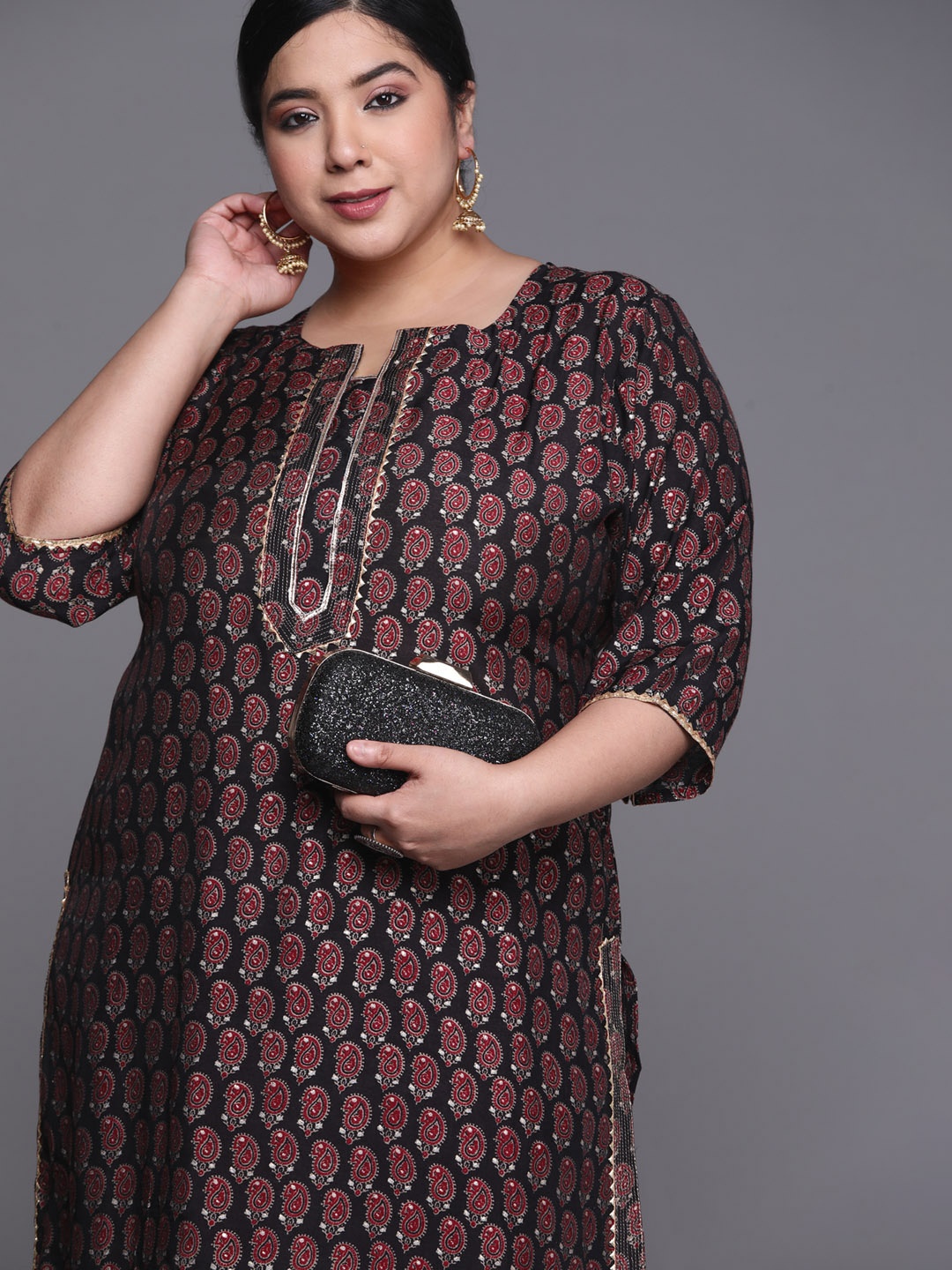 

Plus Size Women Black Paisley Motifs Print Chanderi Silk Straight Kurta