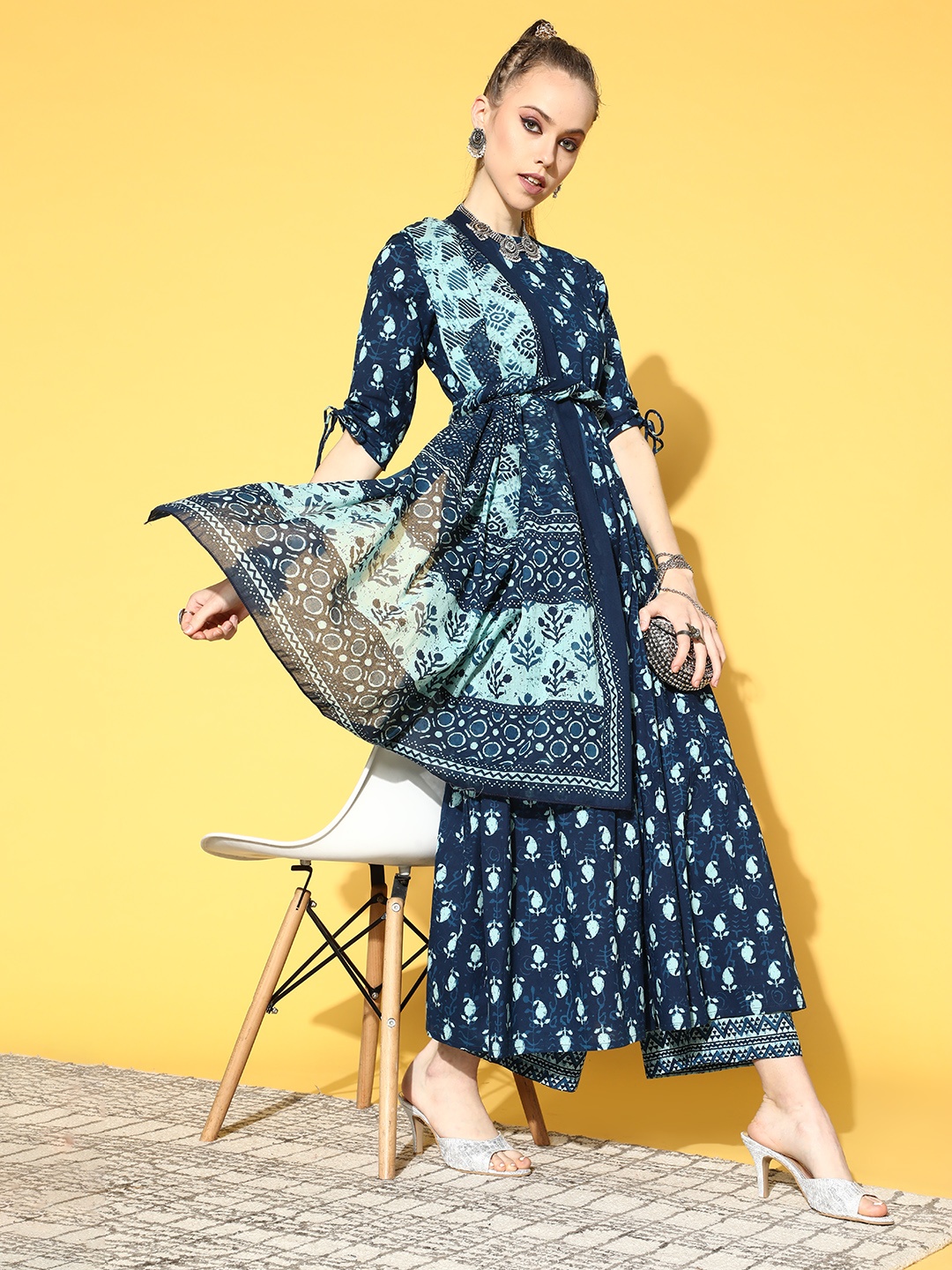

Nayo Ethnic Motifs Pure Cotton Paisley Kurta Set, Blue