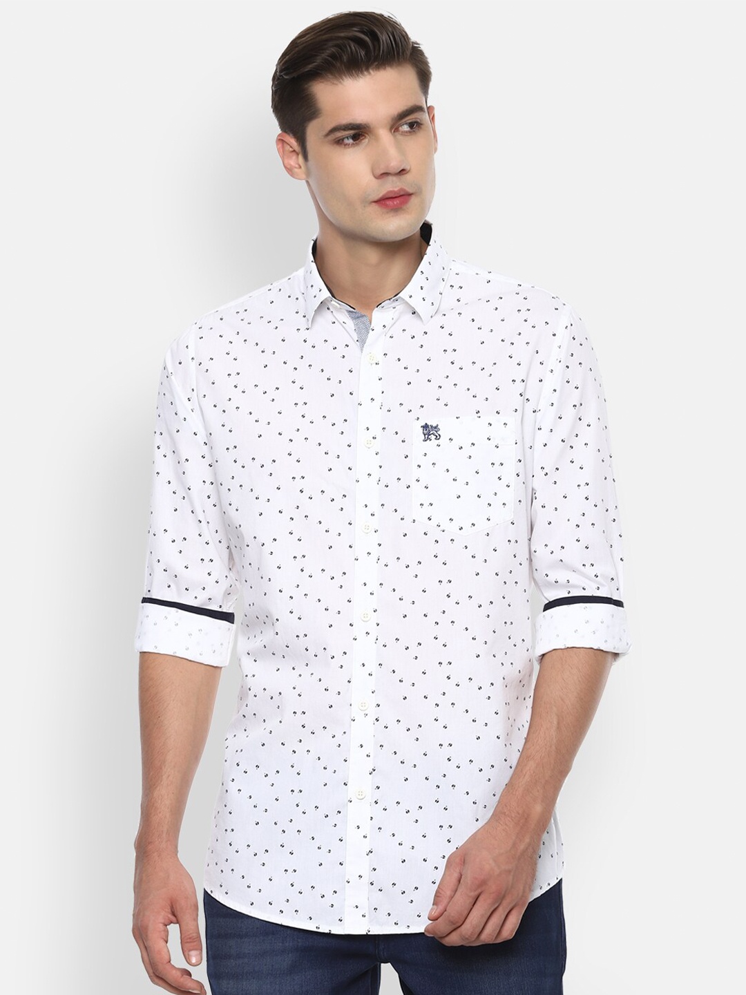 

Van Heusen Sport Men White Printed Slim Fit Casual Shirt
