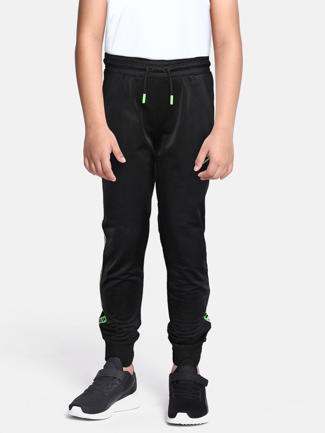 

Jordan Boys Black Solid Joggers with Logo Taping