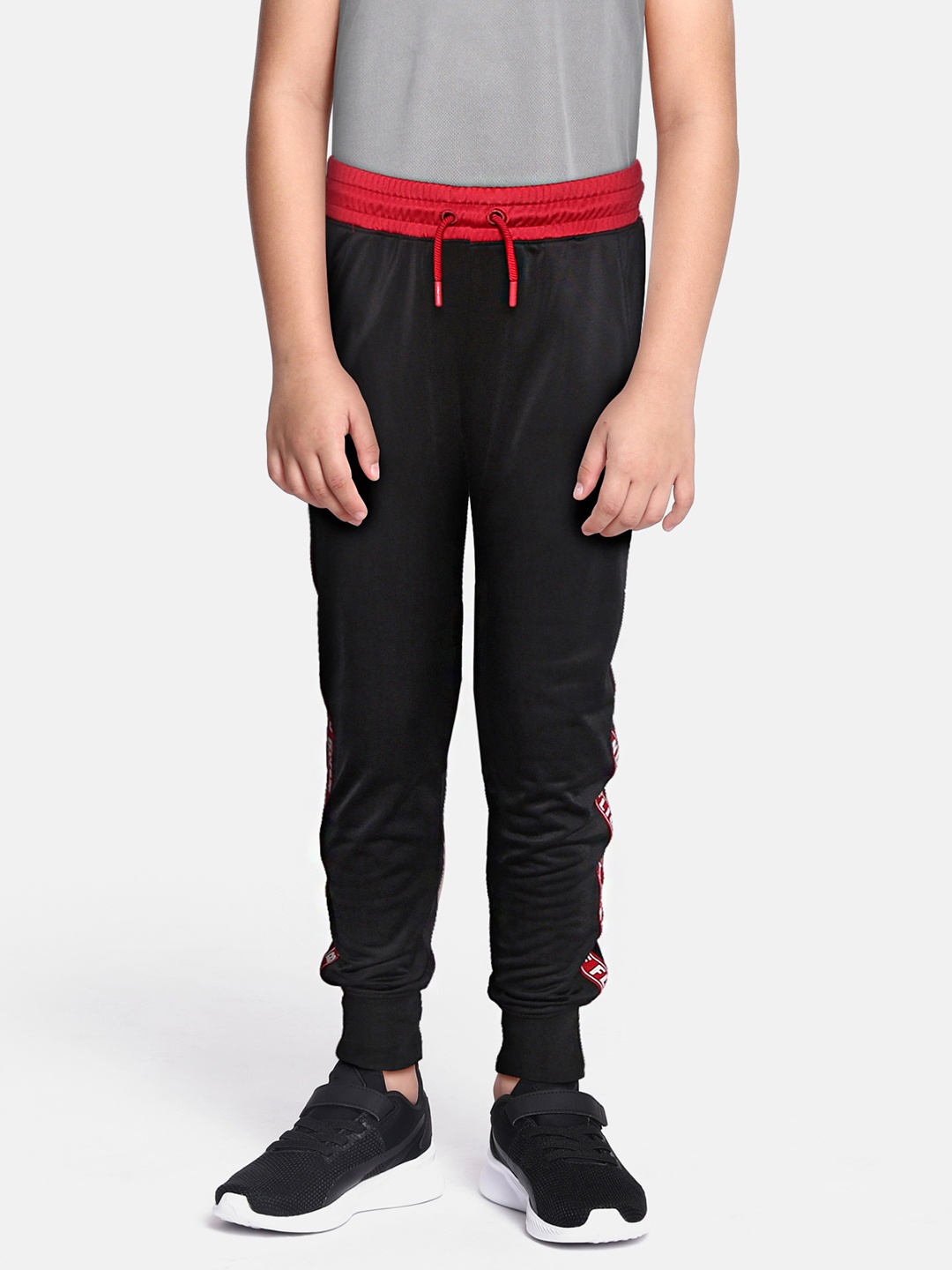 

Jordan Boys Black Solid Joggers with Logo Taping