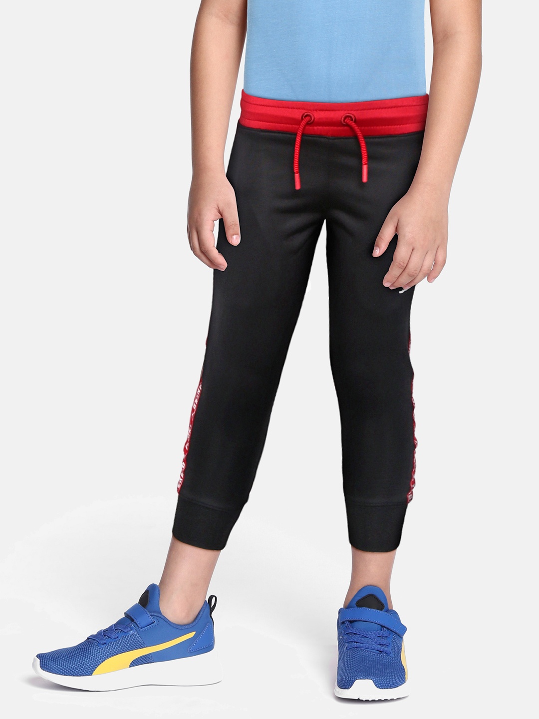 

Jordan Boys Black Solid Joggers with Logo Taping