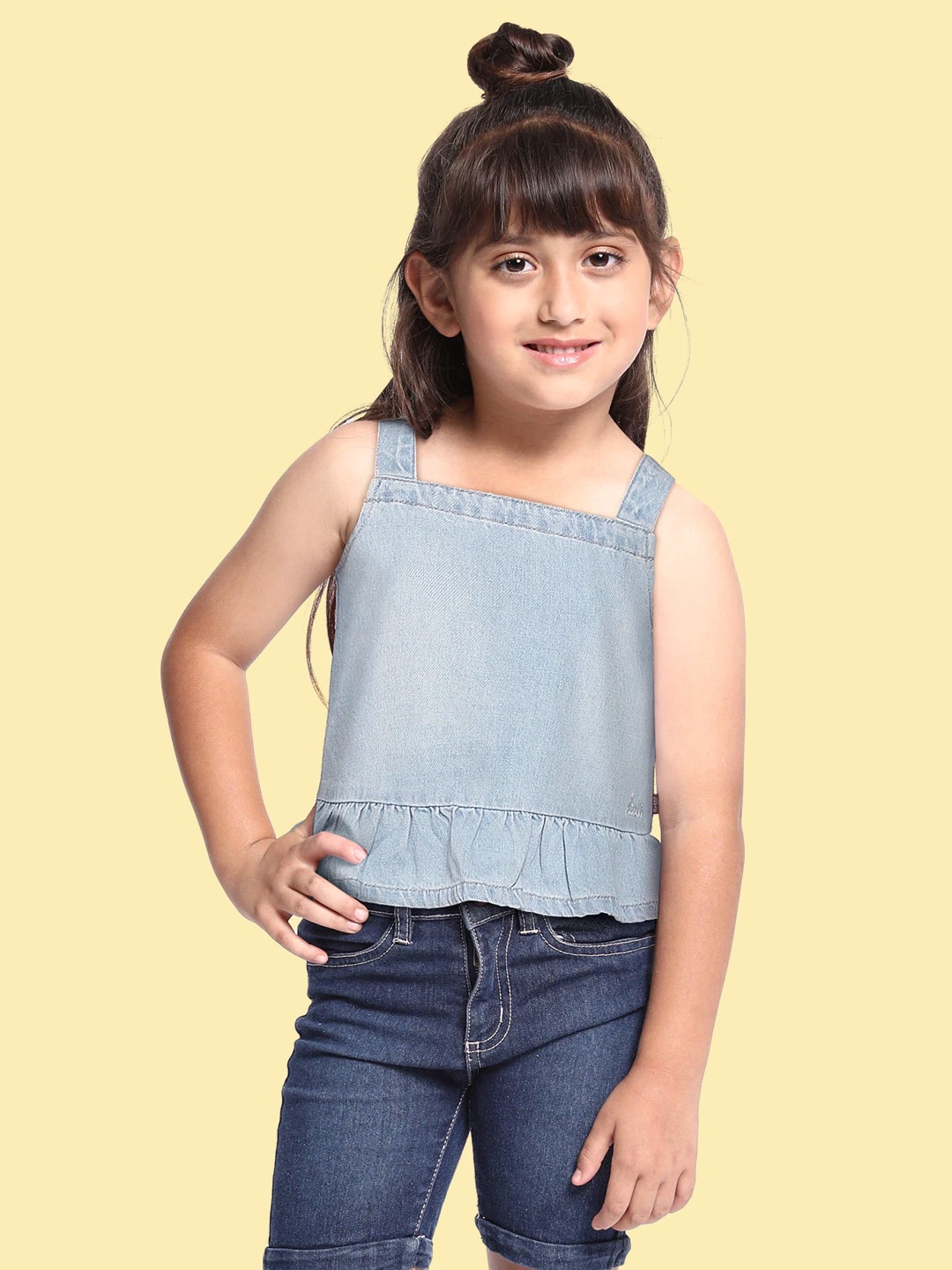 

Levis Girls Blue Pure Cotton Solid Denim Tank Top
