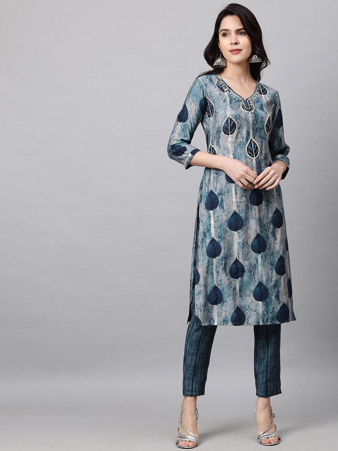 

FASHOR Women Blue Printed Gotta Patti Kurta with Trousers