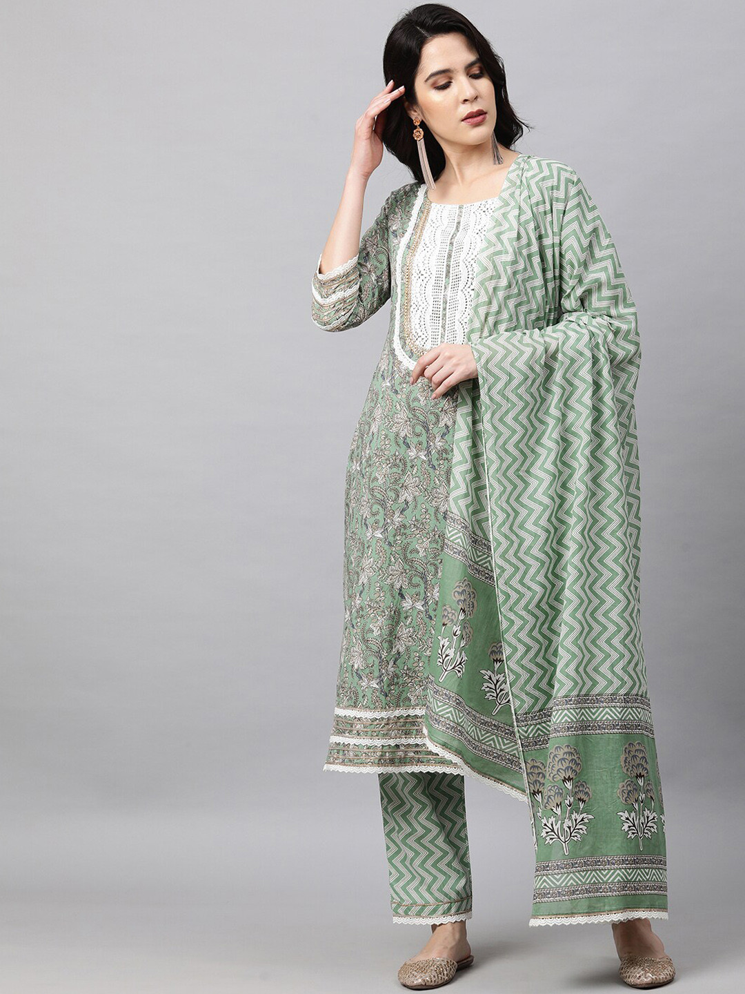 

FASHOR Women Green Ethnic Motifs Printed Kurta with Trousers & Dupatta