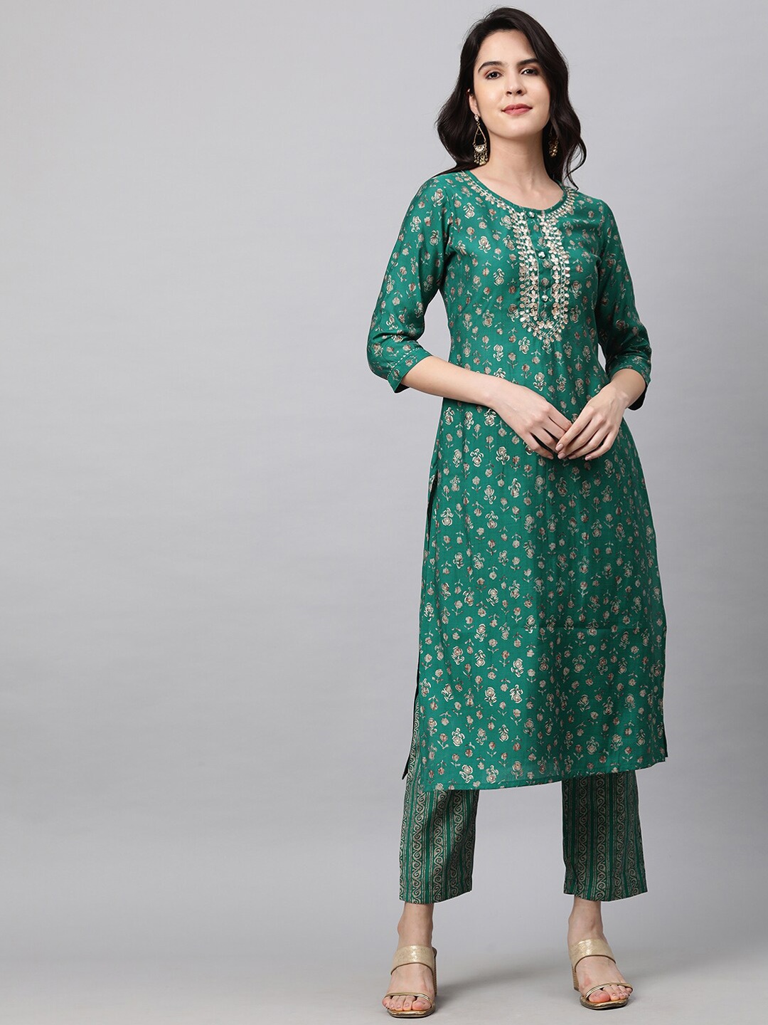 

FASHOR Women Green Ethnic Motifs Printed Gotta Patti Kurta with Trousers