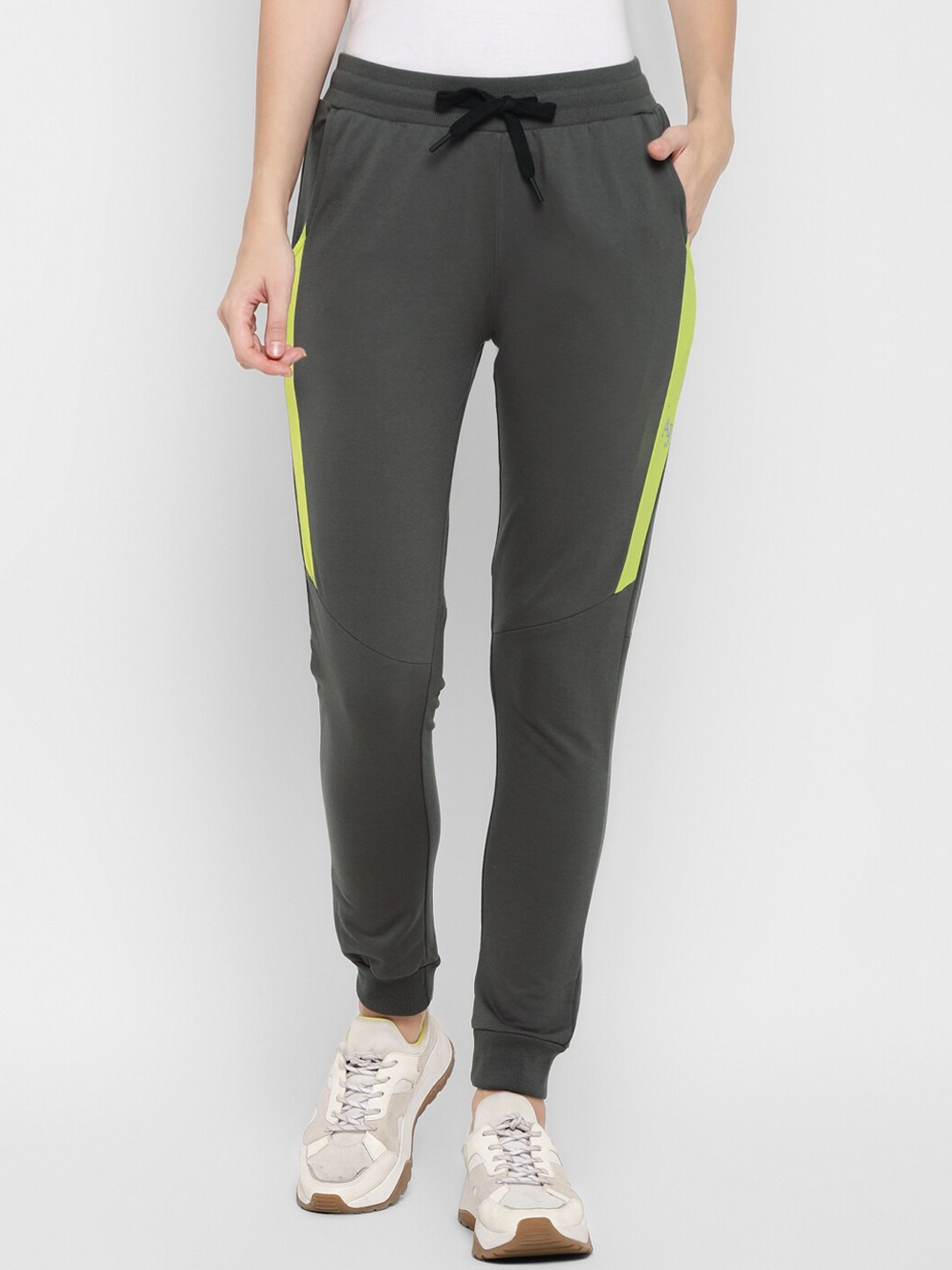 

Alan Jones Women Grey Solid Slim Fit Joggers