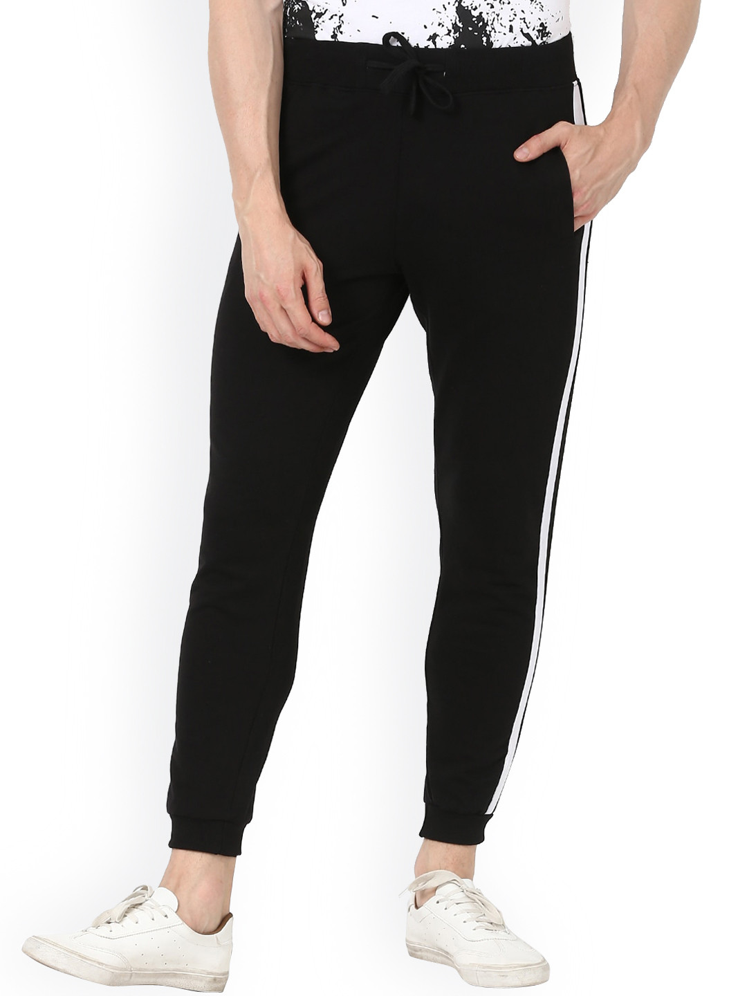 

Alan Jones Men Black Solid Slim Fit Joggers