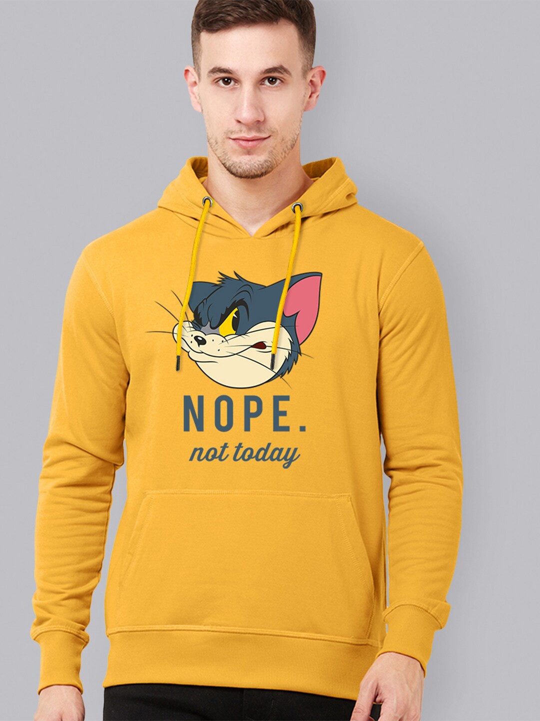 

Free Authority Men Yellow Tom & Jerry Printed Hooded Fleece Sweatshirt