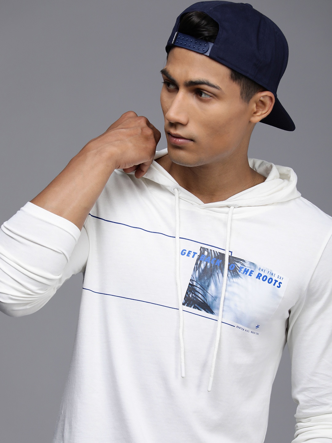 

WROGN Men White & Blue Printed Pure Cotton Slim Fit T-shirt