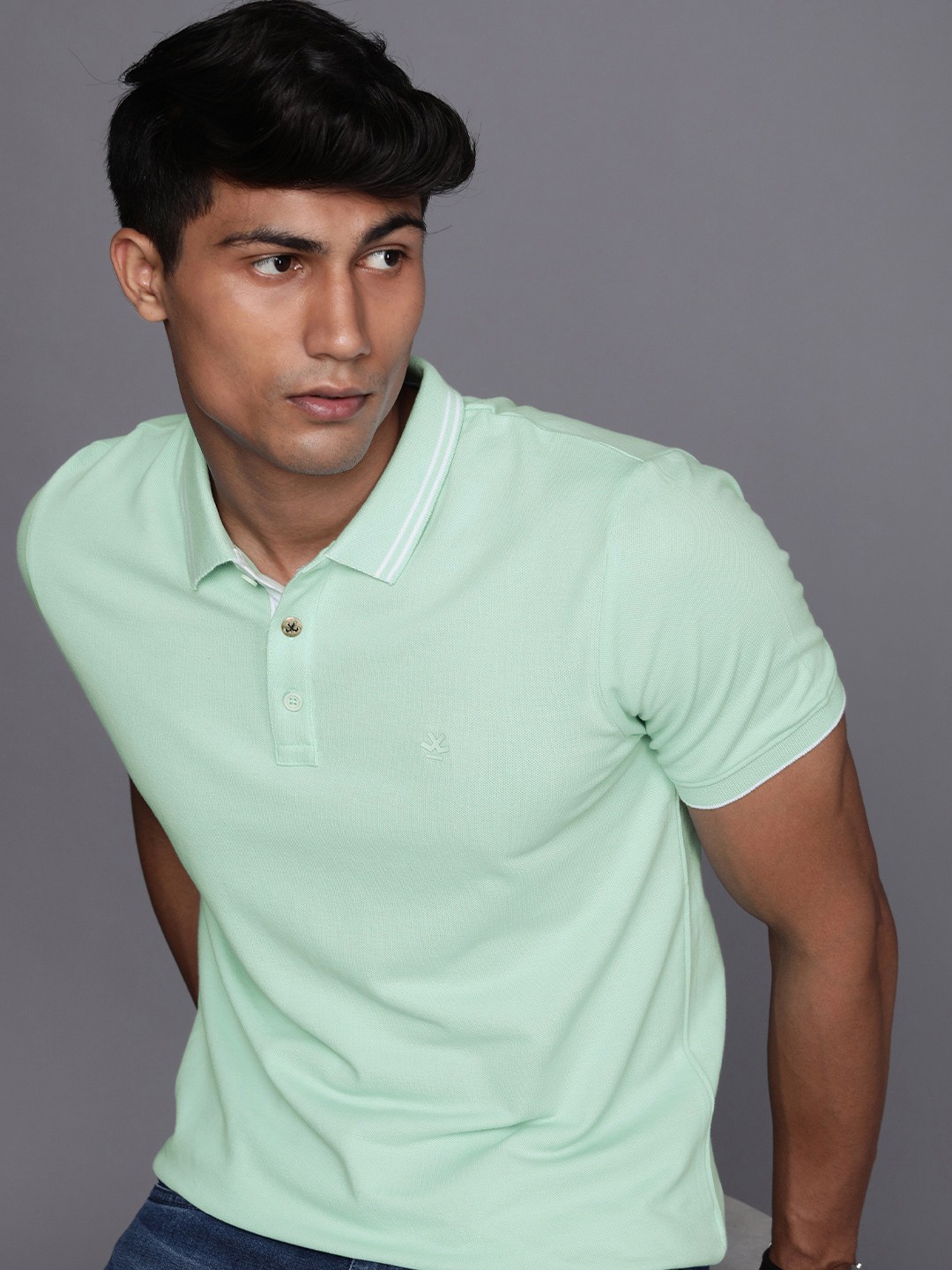 

WROGN Men Sea Green Solid V-Neck Casual T-shirt