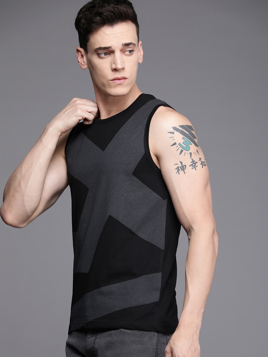 

WROGN Men Black & Grey Printed T-shirt