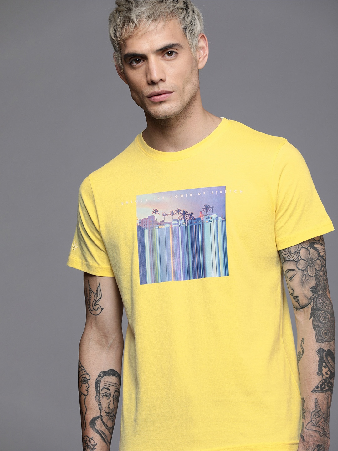 

WROGN Men Yellow Printed Pure Cotton Slim Fit T-shirt