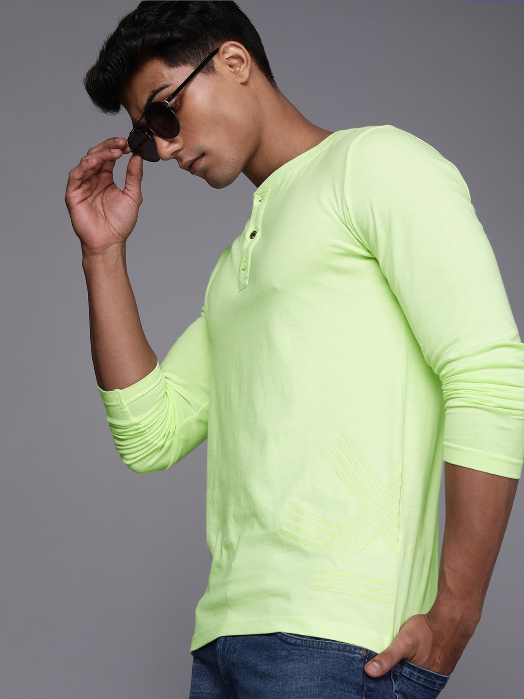 

WROGN Men Fluorescent Green Henley Neck Regular Sleeves Pure Cotton Slim Fit T-shirt