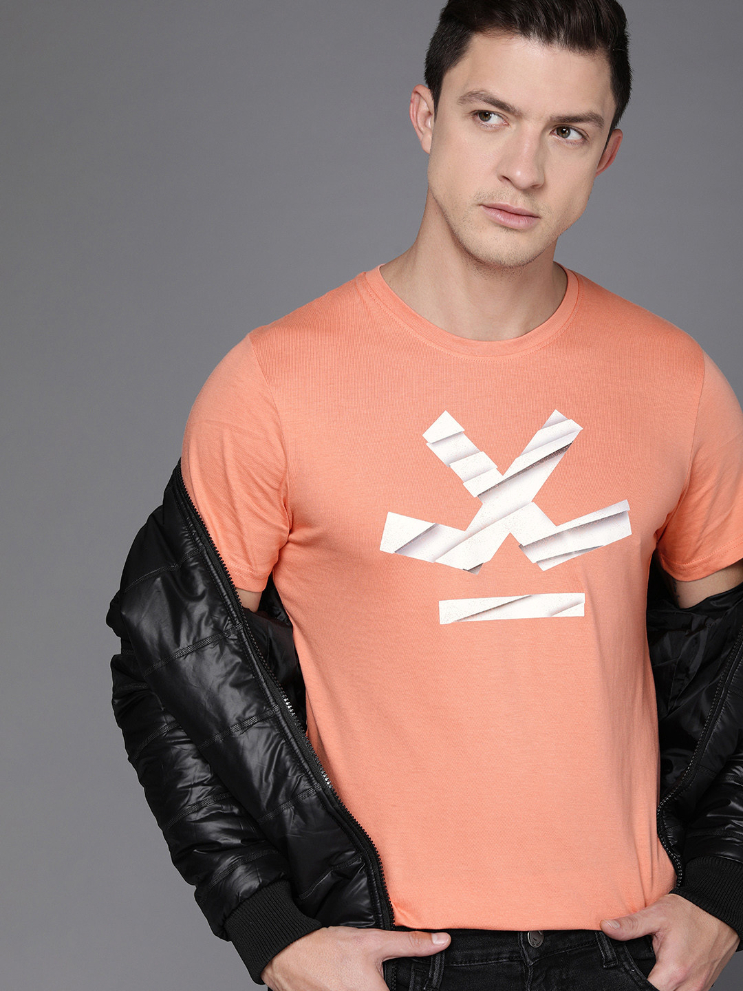 

WROGN Men Coral Pink Brand Logo Printed Applique Slim Fit Pure Cotton Casual T-shirt