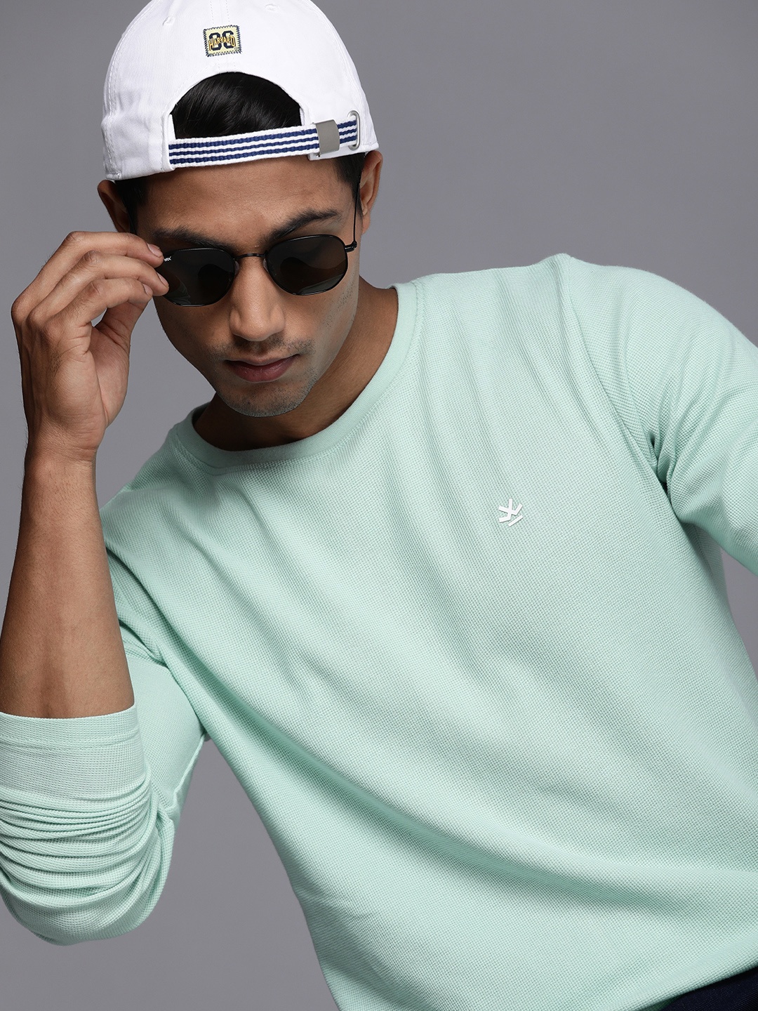 

WROGN Men Sea Green Self- Designed Pure Cotton Slim Fit T-shirt