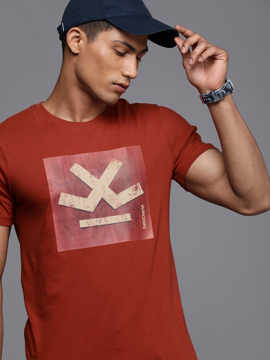 

WROGN Men Rust Red Brand Logo Printed Pure Cotton Slim Fit T-shirt