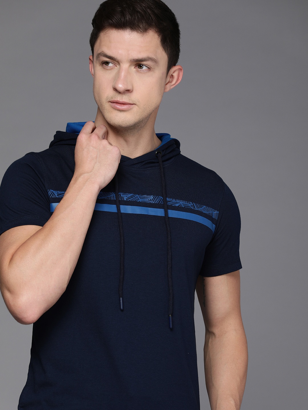 

WROGN Men Blue Striped Slim Fit T-shirt