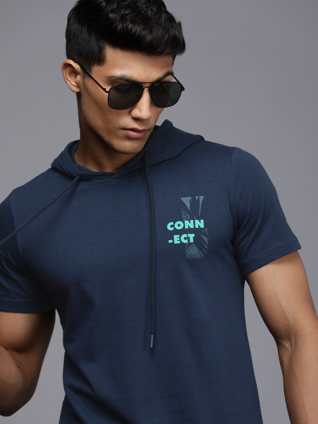 

WROGN Men Navy Blue Solid Pure Cotton T-shirt