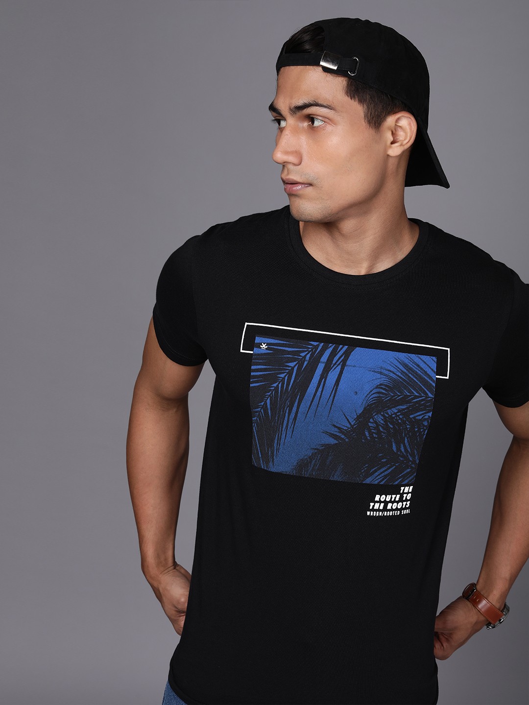 

WROGN Men Black Pure Cotton Printed T-shirt