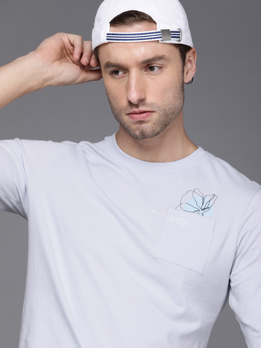 

WROGN Men Blue Typography Printed Pure Cotton T-shirt