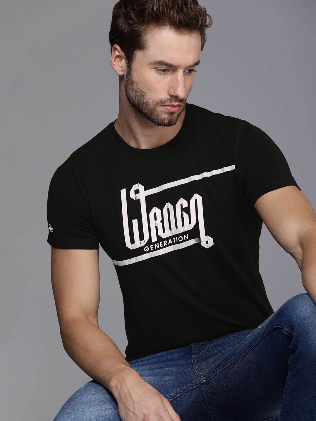 

WROGN Men Black & White Brand Logo Printed Pure Cotton Slim Fit T-shirt