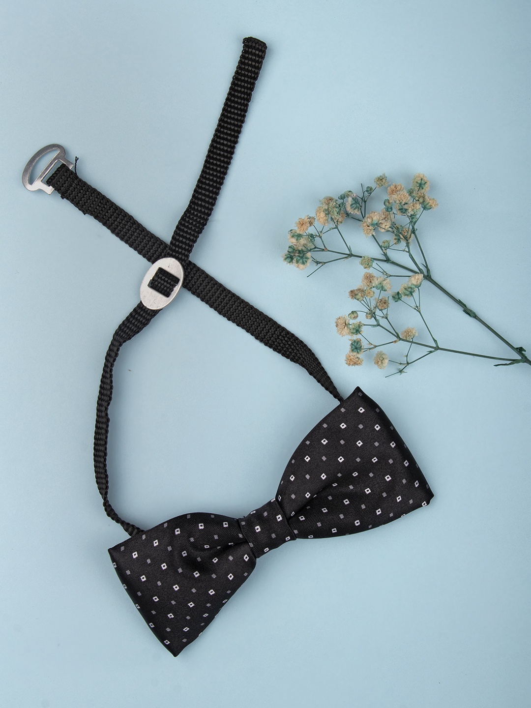 

Arendelle Boys Black & Silver-Toned Printed Bow Tie