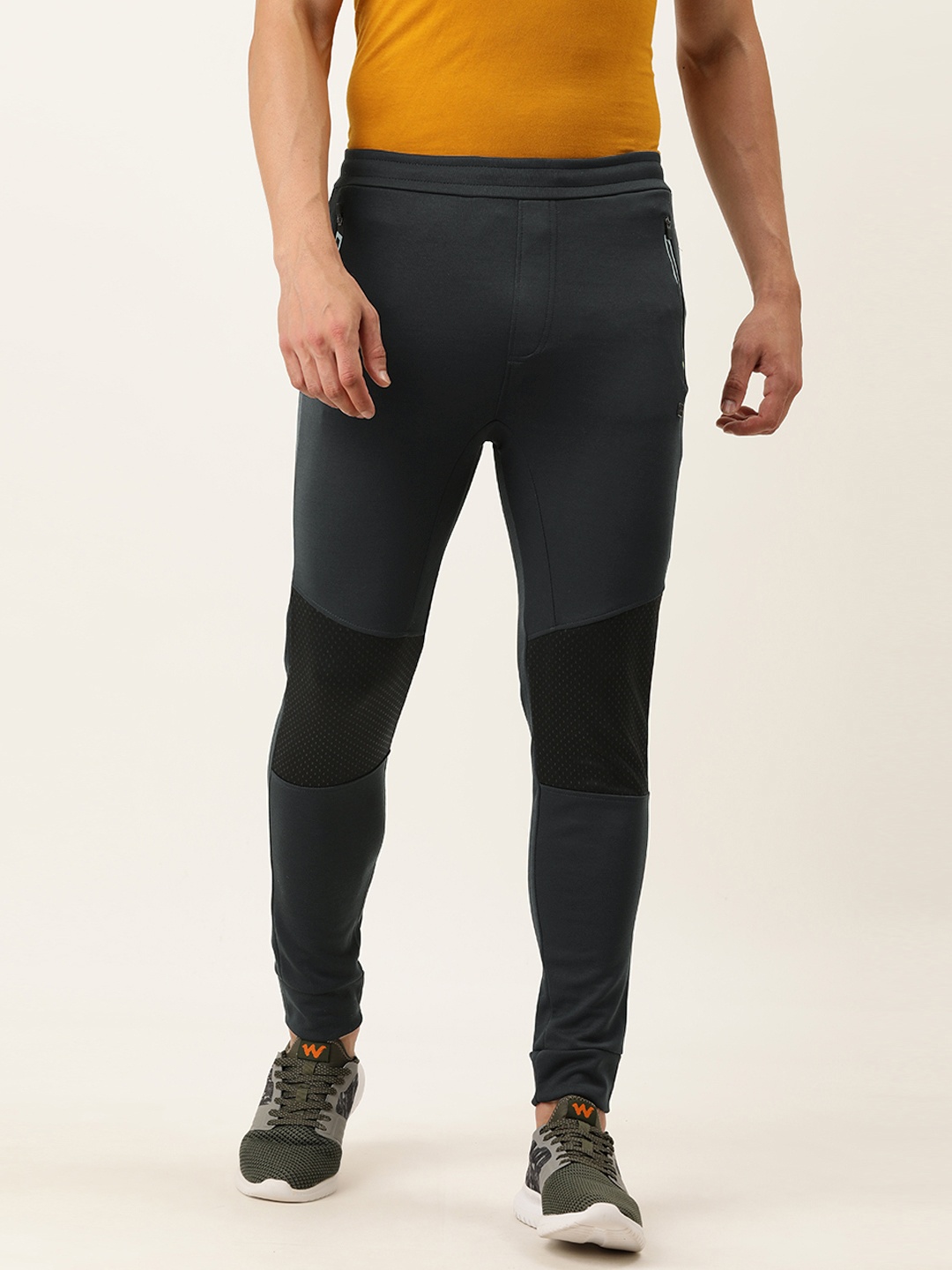 

Proline Active Men Grey & Black Colourblocked Joggers