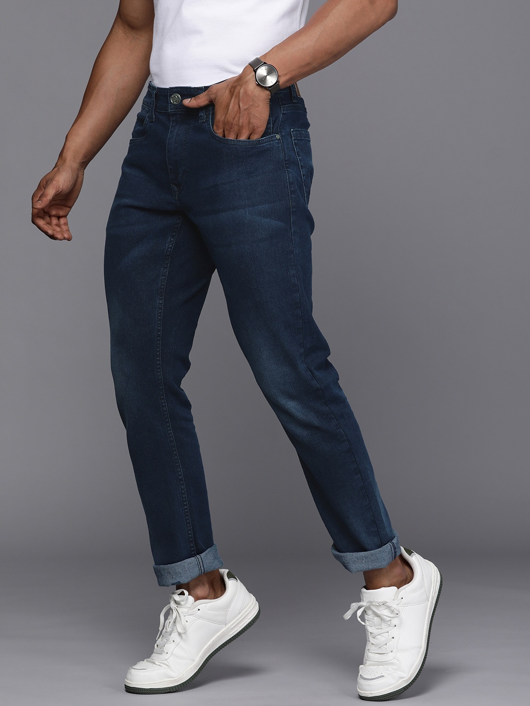 

WROGN Men Blue Solid Mid Rise Slim Fit Stretchable Casual Jeans