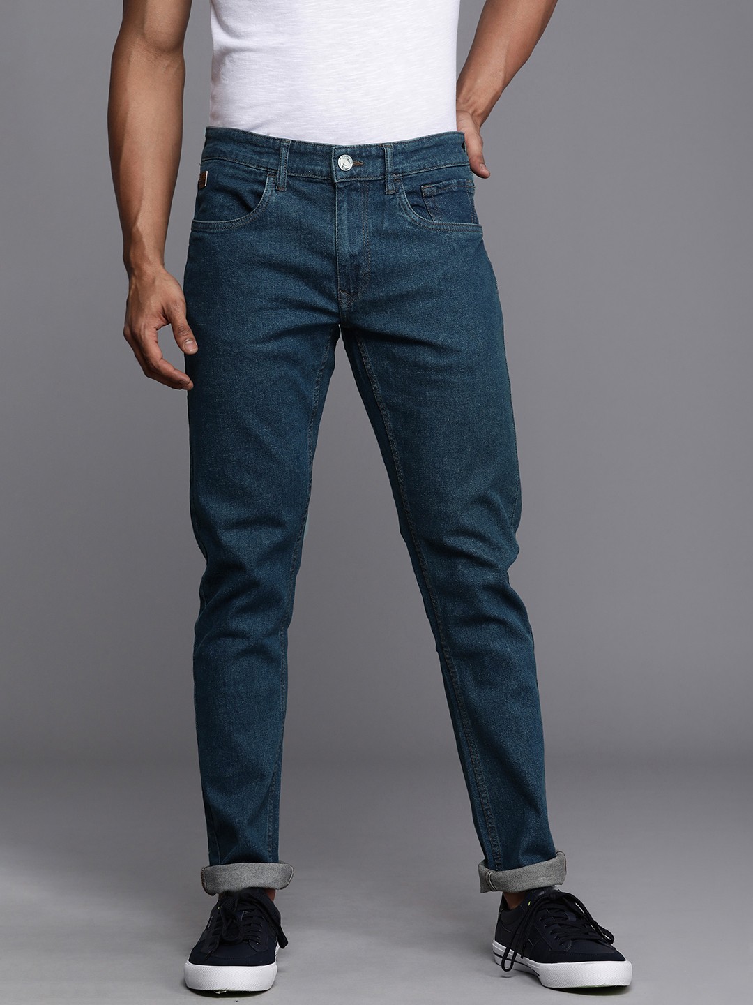 

WROGN Men Blue Slim Fit Light Fade Mid-Rise Stretchable Jeans
