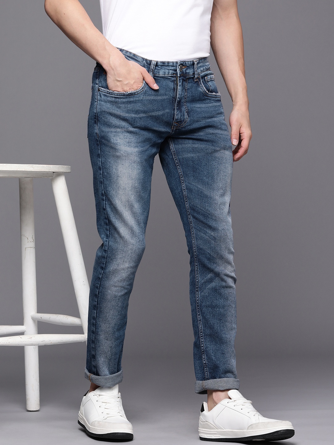 

WROGN Men Blue Slim Fit Heavy Fade Stretchable Jeans