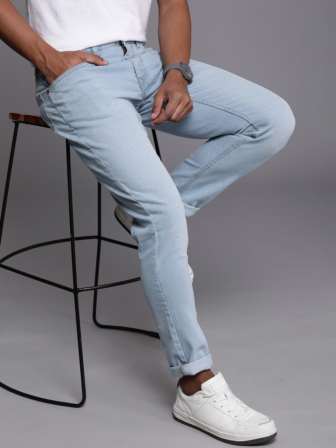 

WROGN Men Light Blue Slim Fit Mid-Rise Light Fade Stretchable Jeans