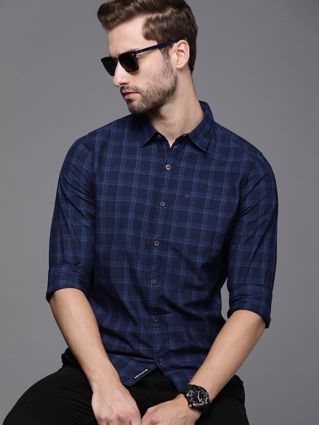 

WROGN Men Navy Blue Slim Fit Checked Pure Cotton Casual Shirt