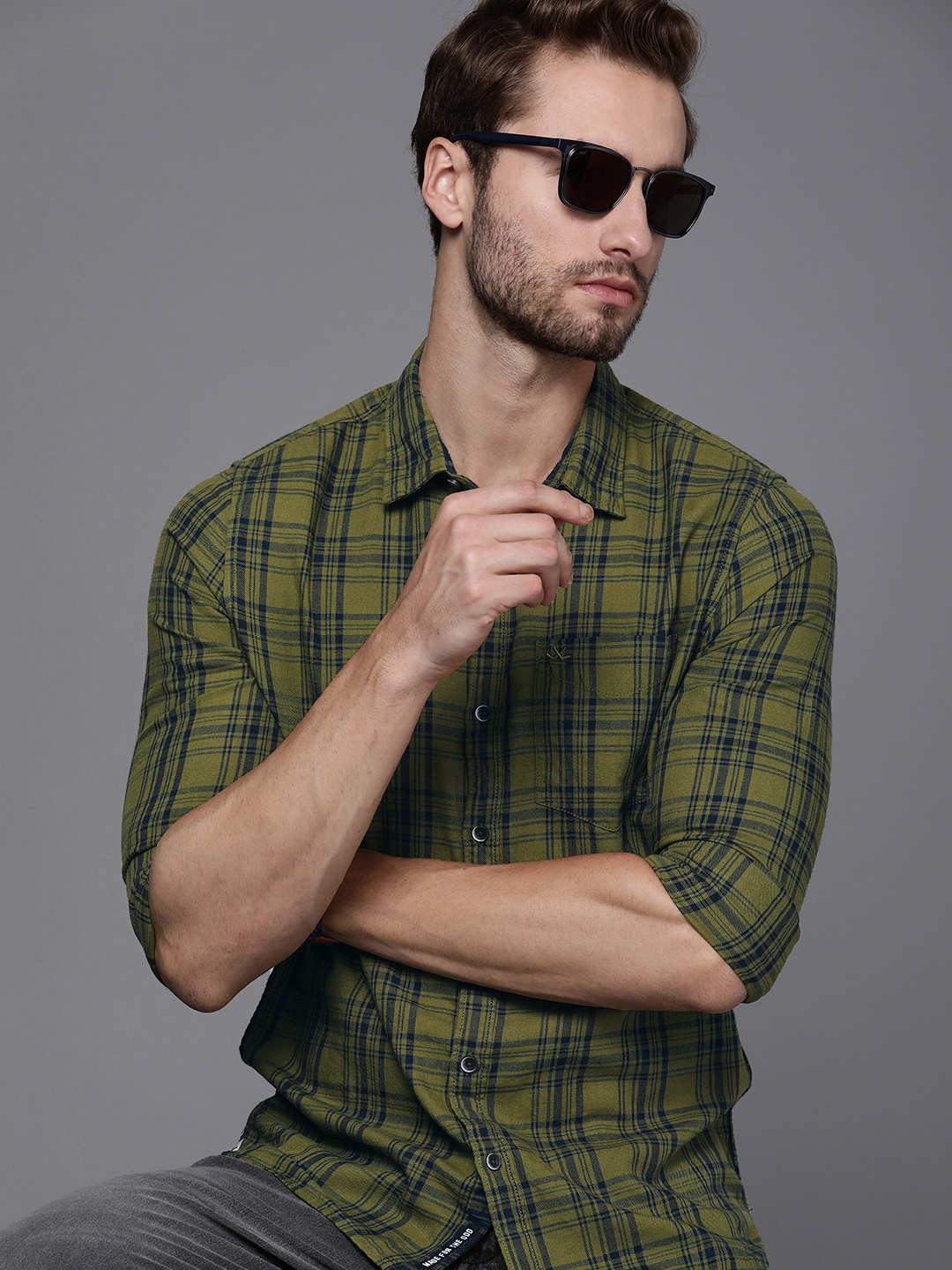 

WROGN Men Olive Green & Navu Blue Slim Fit Checked Pure Cotton Casual Shirt