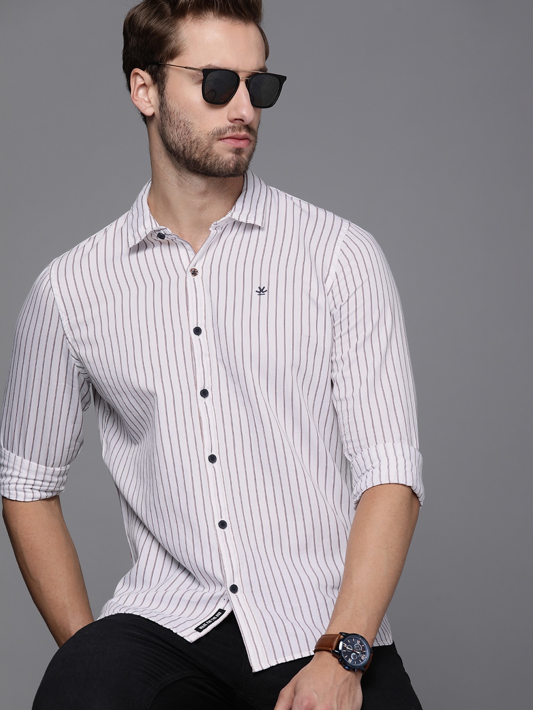 

WROGN Men White & Red Slim Fit Striped Pure Cotton Casual Shirt