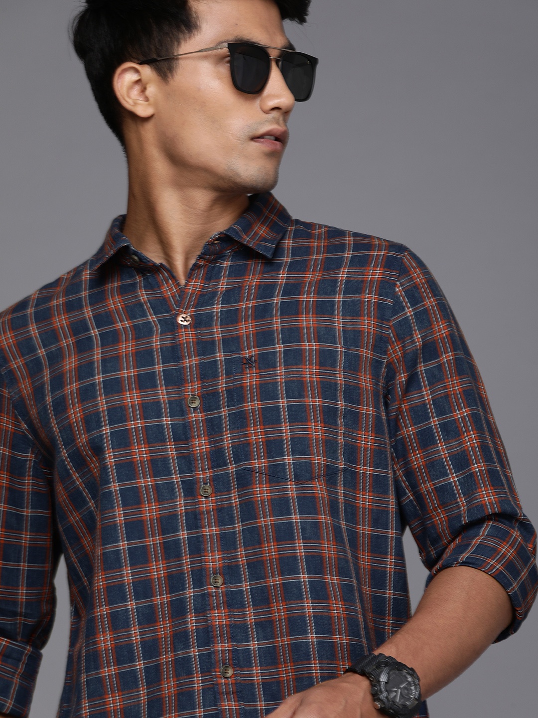 

WROGN Men Blue & Red Slim Fit Checked Pure Cotton Casual Shirt
