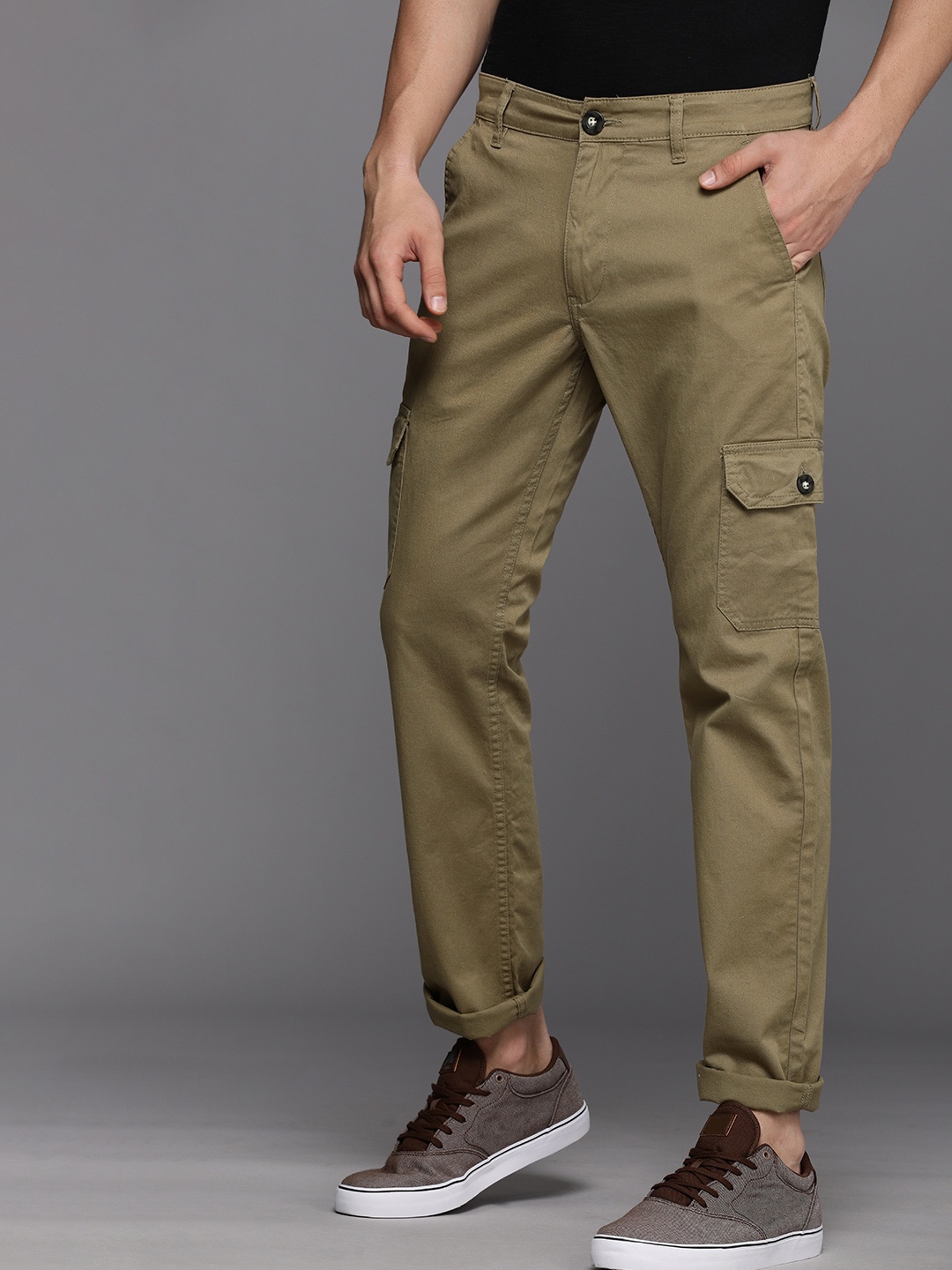 

WROGN Men Olive Green Slim Fit Cargos Trousers