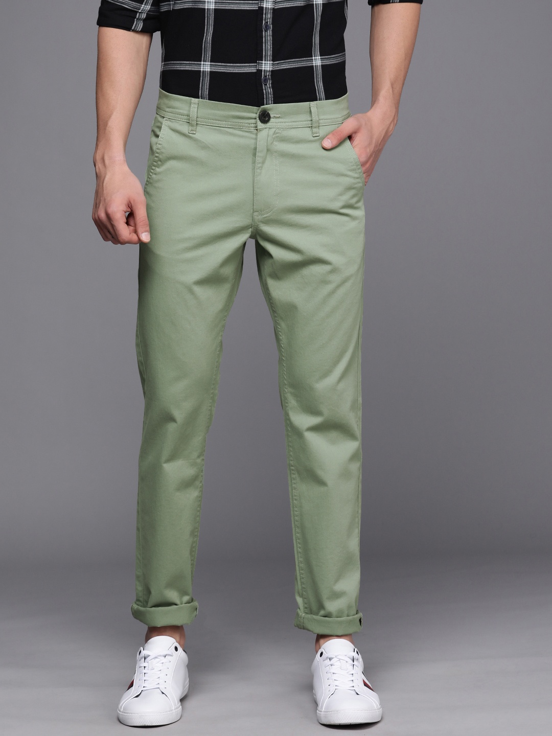 

WROGN Men Green Slim Fit Mid-Rise Regular Trousers