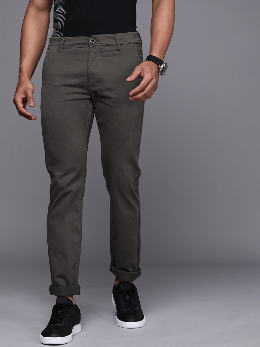 

WROGN Men Dark Grey Slim Fit Mid-Rise Regular Trousers