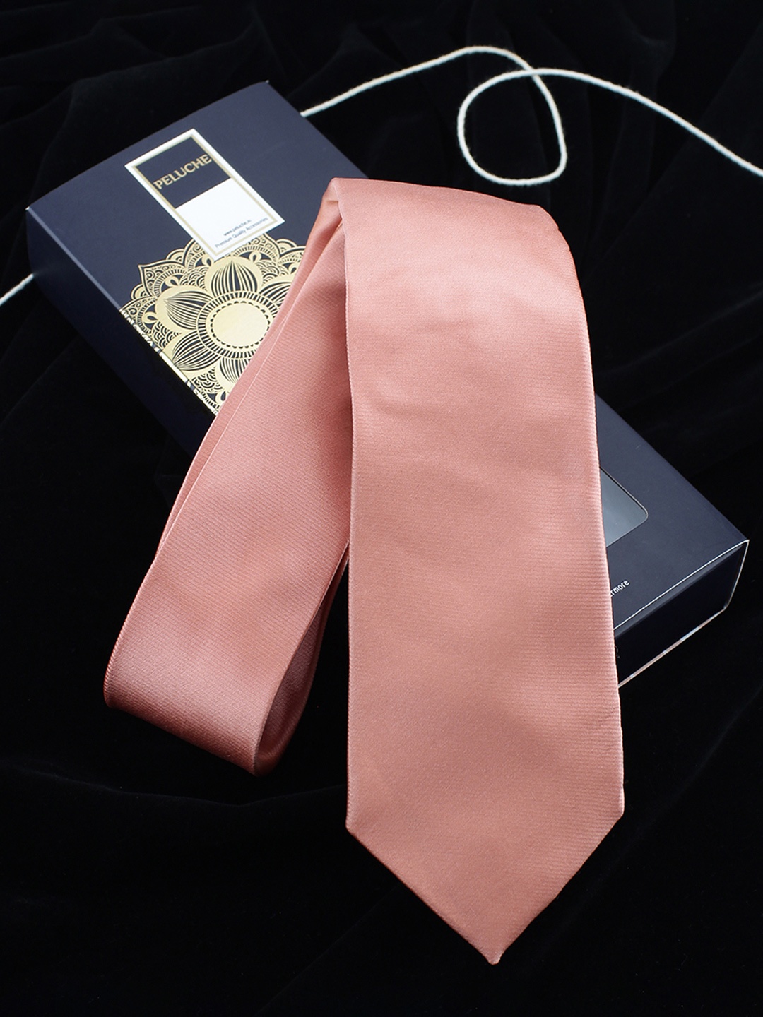 

PELUCHE Men Pink Skinny Tie