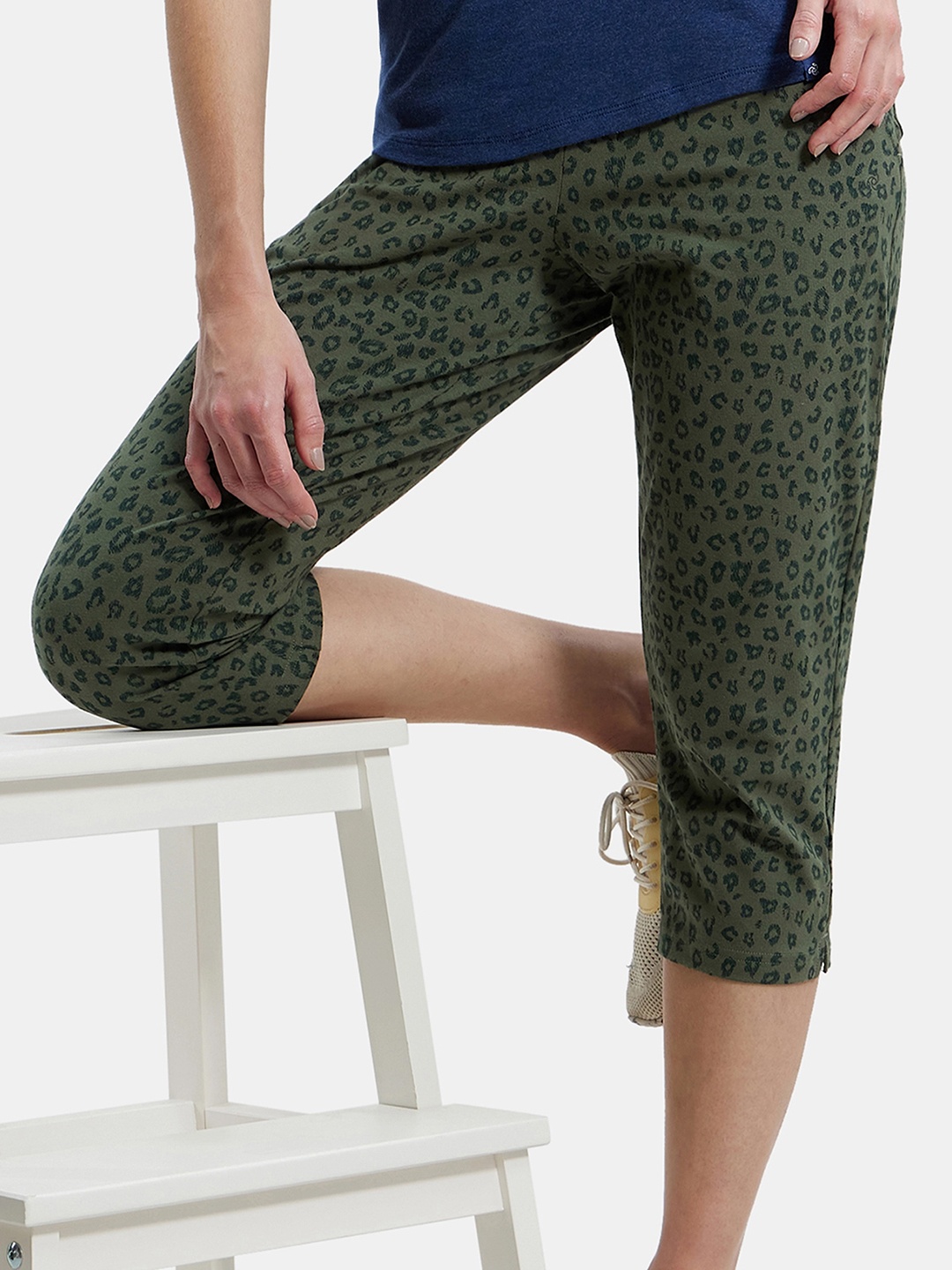 

Jockey Women Green Printed Lounge Capris