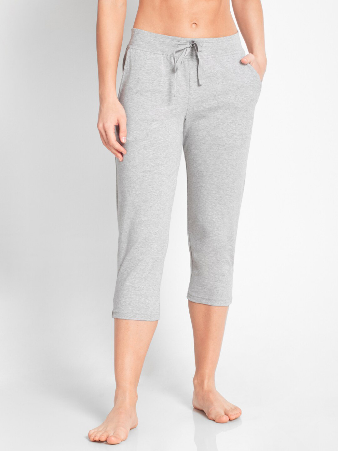 

Jockey Women Grey Melange Solid Slim Fit Capris