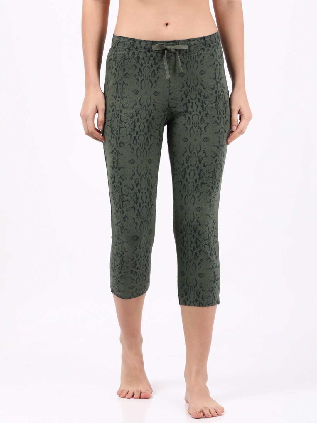 

Jockey Women Green & Black Printed Slim Fit Lounge Capris