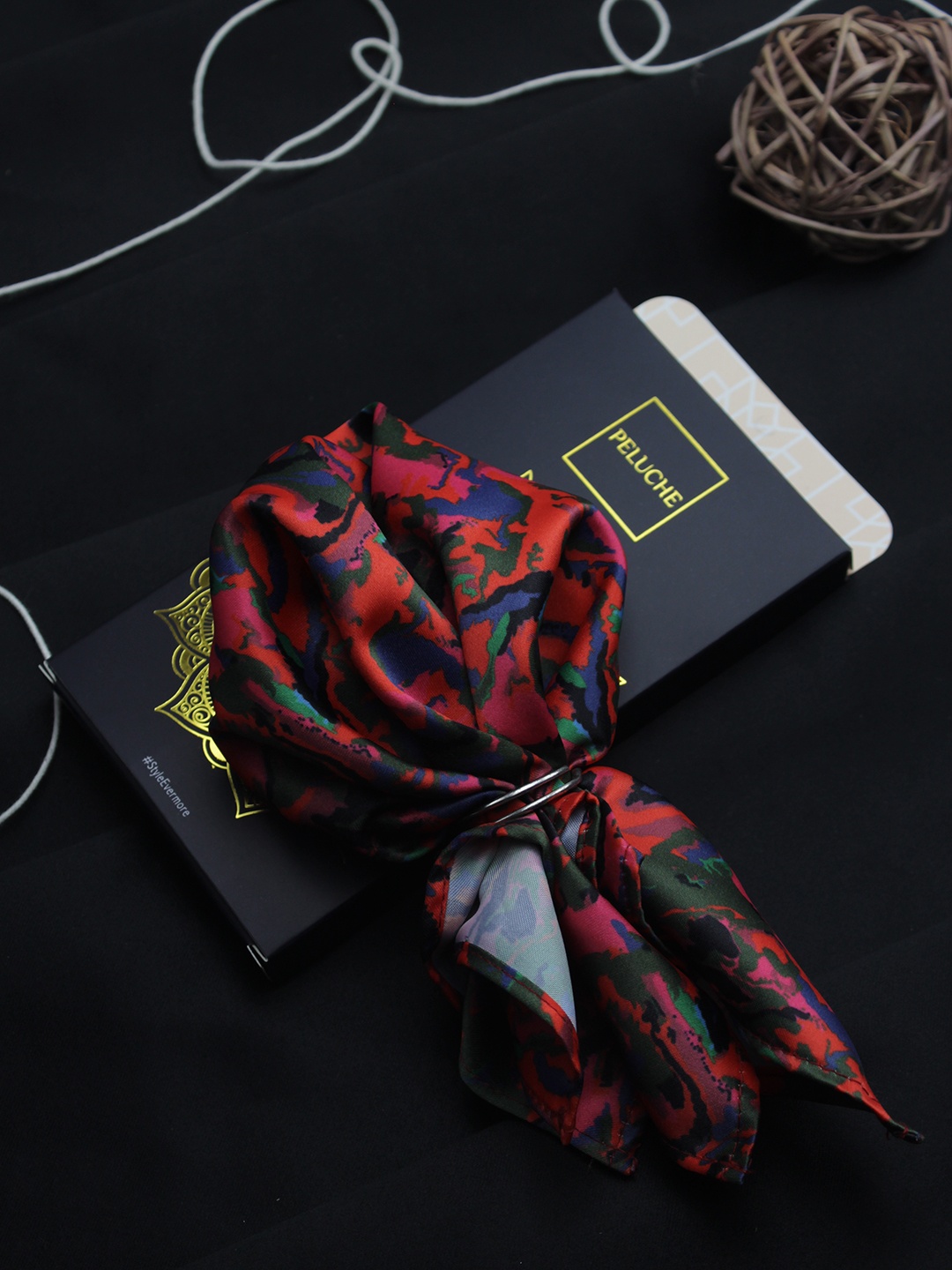 

PELUCHE Men Red & Green Printed Pocket Square