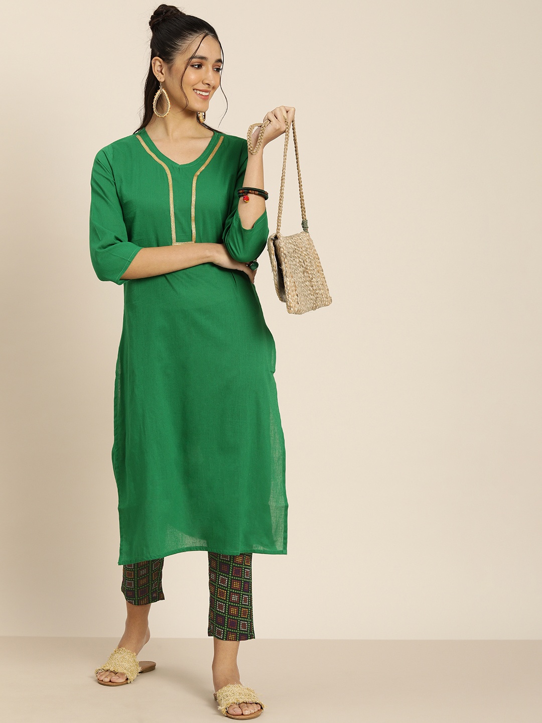 

Sangria Women Green Pure Cotton Bandhani Kurta with Trousers