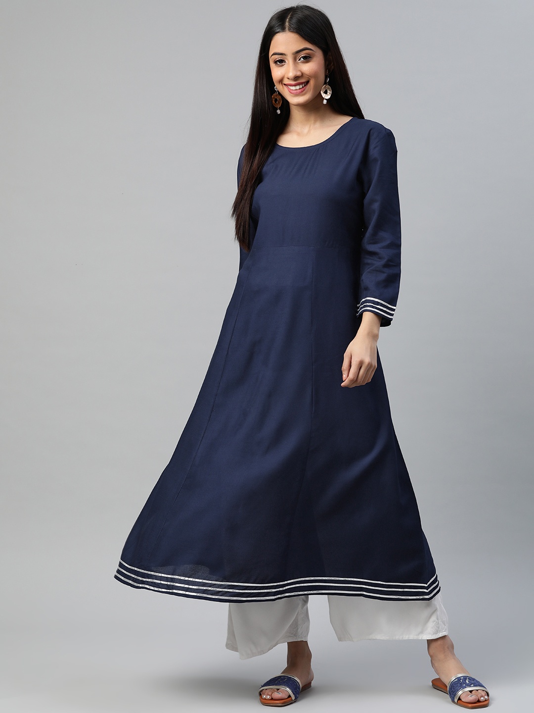 

aayusika Women Navy Blue Solid Gotta Patti Paneled Kurta