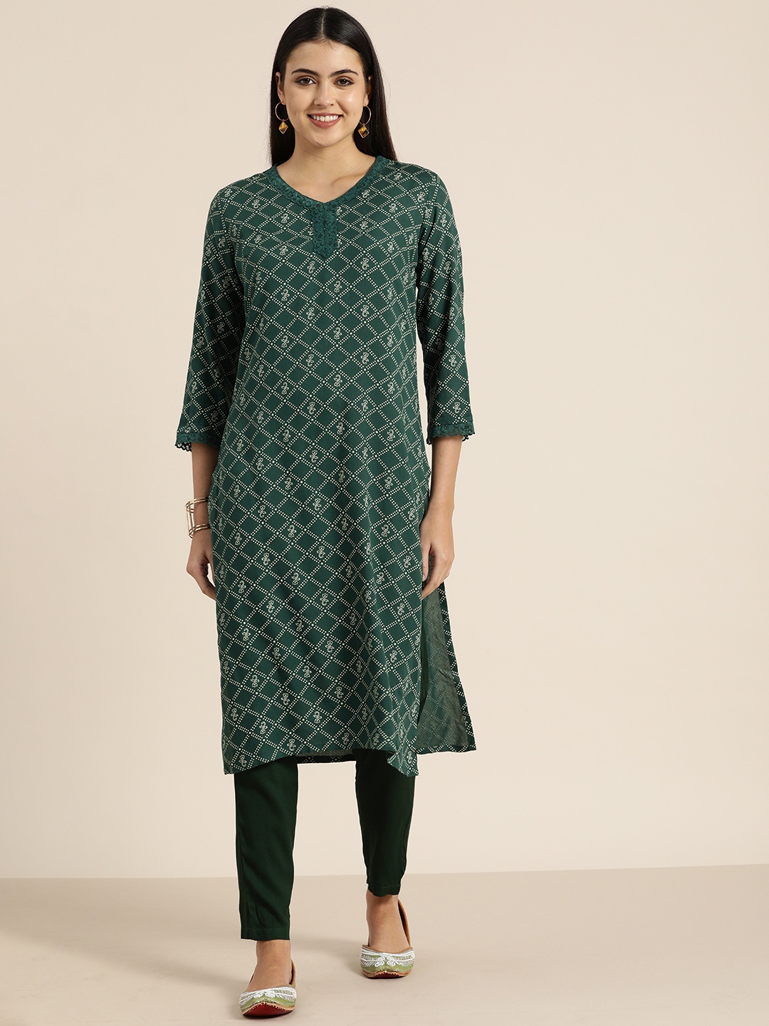

Sangria Women Green Ethnic Motifs Printed Kurta with Trousers