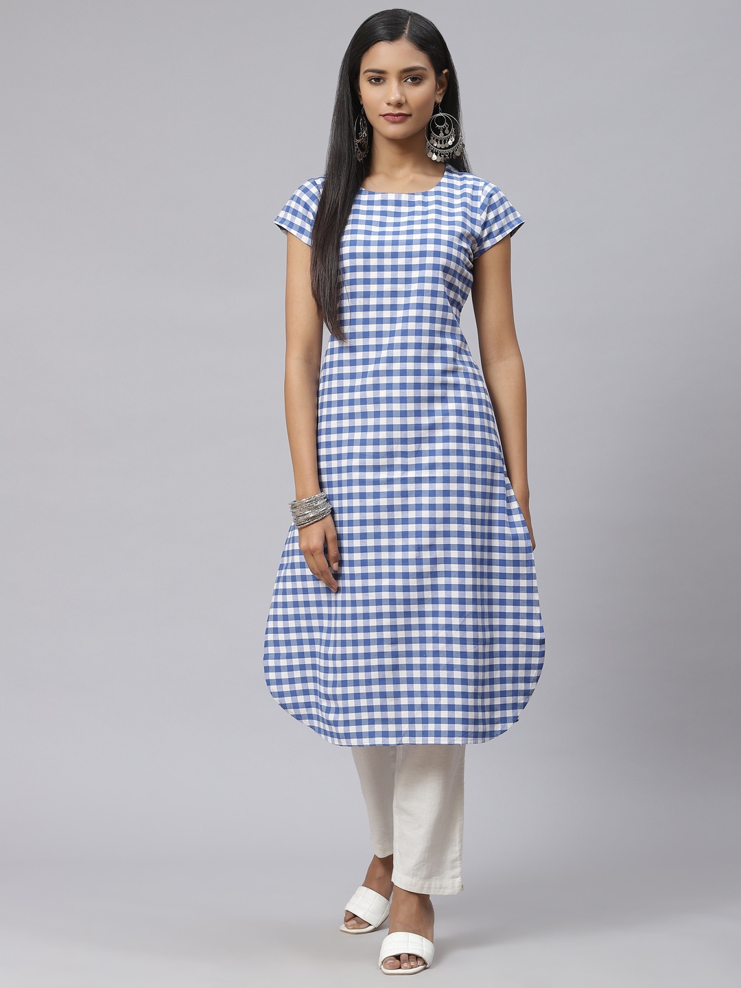 

MBE Women Blue & White Checked Kurta